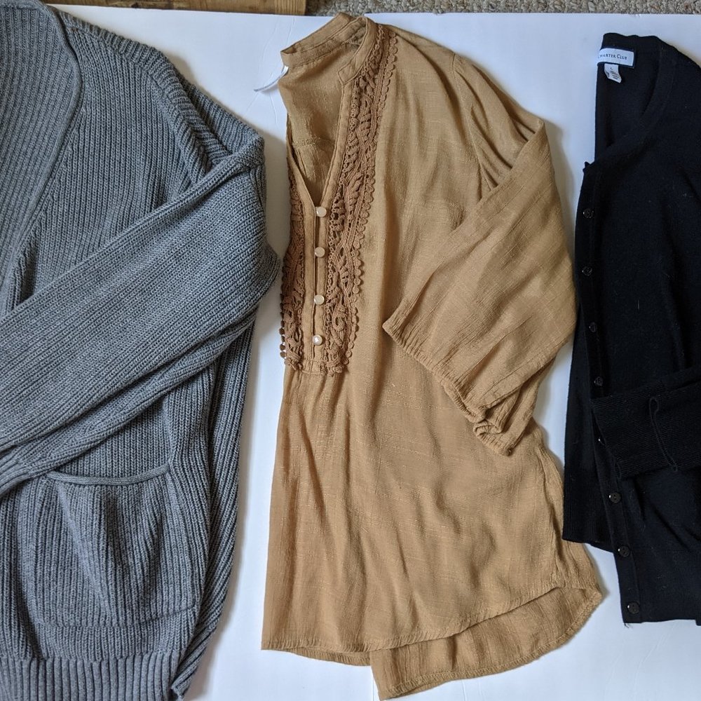 WINTER CLEARANCE!! WOMENS LARGE BUNDLE